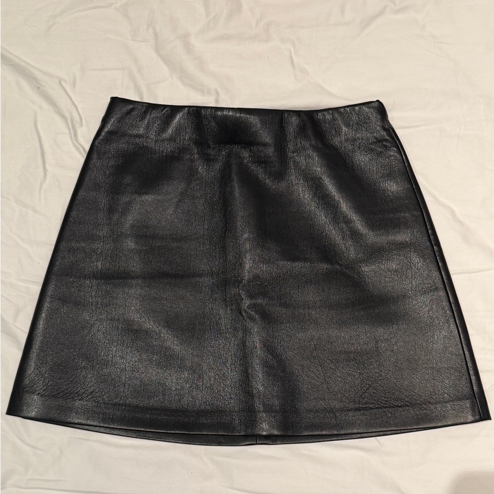 Elegant Black Leather Skirt